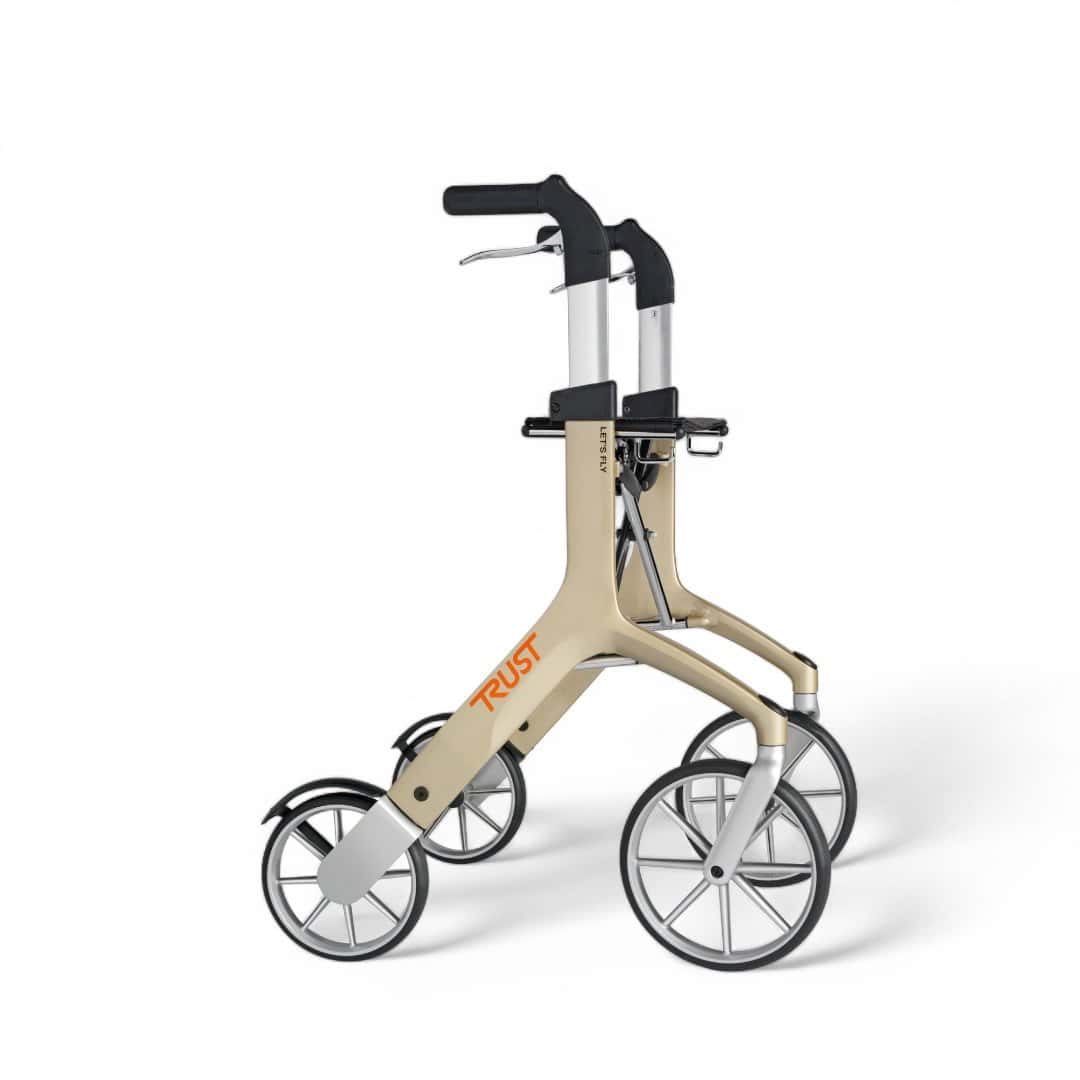 Let’s Fly rollator i beige färg – elegant och hopfällbar rollator med låg vikt och modern design.