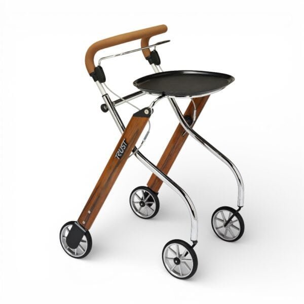 Trust Care Let’s Go rollator teak med sits, lätt designrollator med fyra hjul och kromram för inomhusbruk.