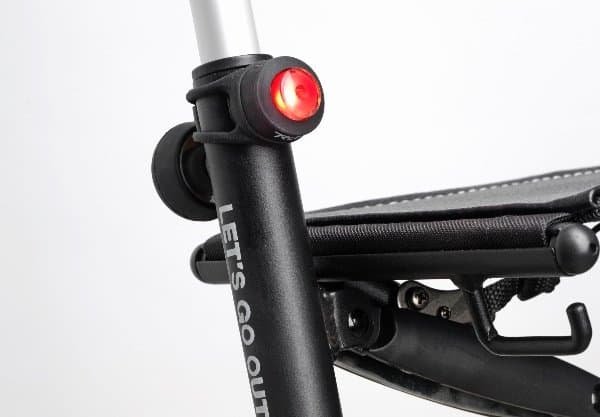 Extra lampa för rollator smidig och lätt att använda.